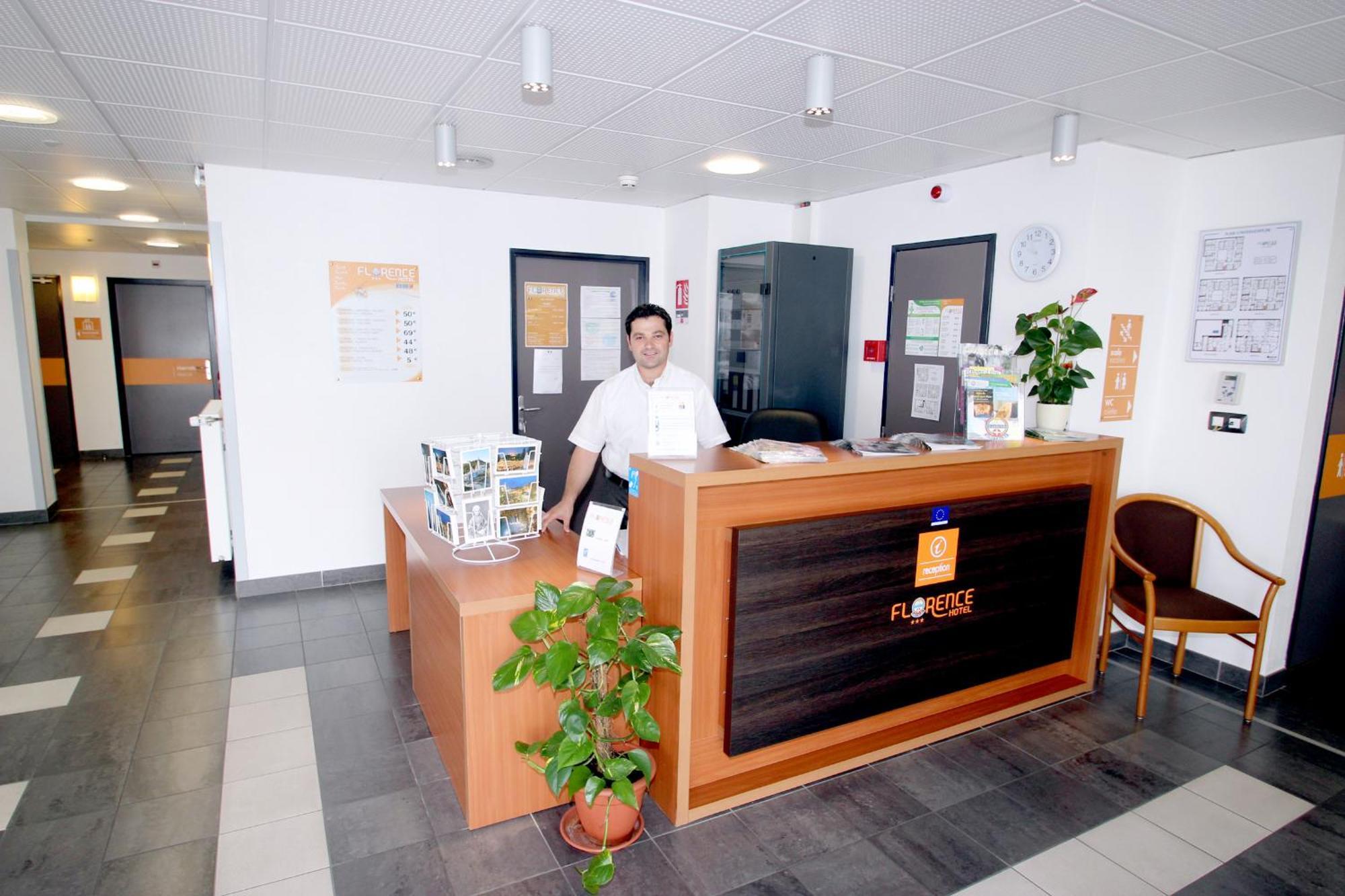 Hotel Florence Lourdes Bagian luar foto